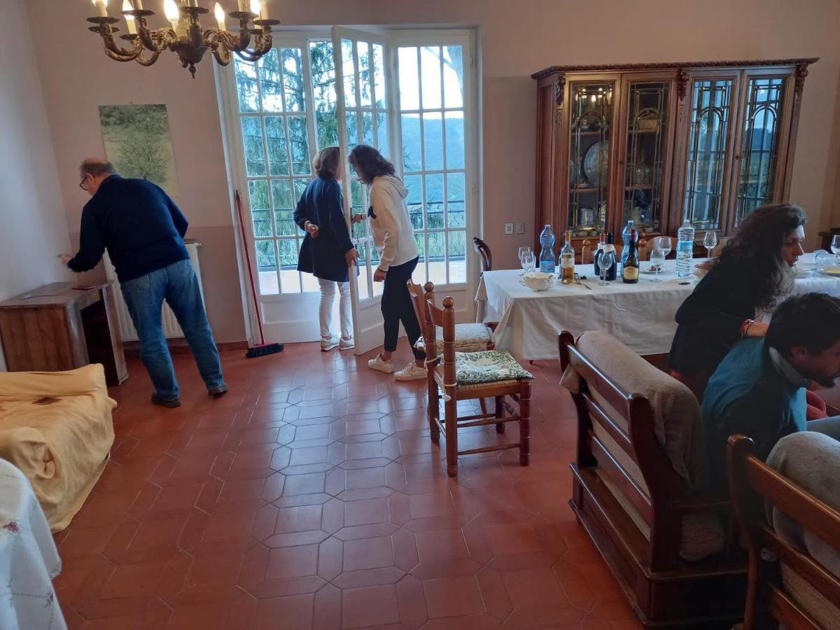 Casa Vacanza Villa Patrizia Follo Alto Bagian luar foto