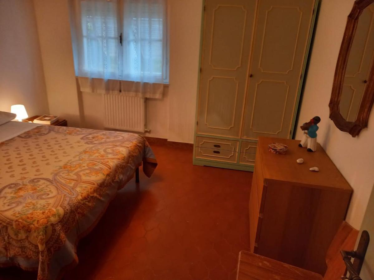 Casa Vacanza Villa Patrizia Follo Alto Bagian luar foto