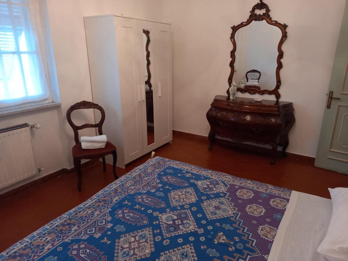Casa Vacanza Villa Patrizia Follo Alto Bagian luar foto